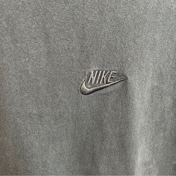 Nike Sportswear Premium Essentials T-Shirt Center Swoosh Black Loose Fit - Picture 6 of 11